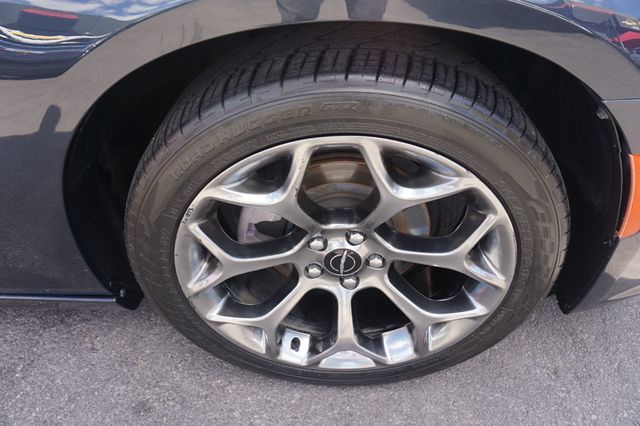 2018 Chrysler 300 300 S, PREMIUM WHEELS, PANORAMA MOON ROOF, LEATHER, BOSE SOUND - 23021788 - 13
