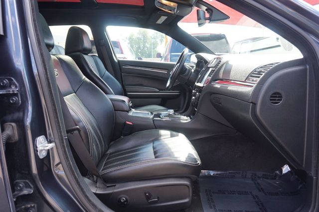 2018 Chrysler 300 300 S, PREMIUM WHEELS, PANORAMA MOON ROOF, LEATHER, BOSE SOUND - 23021788 - 18