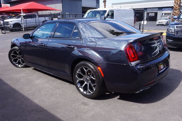 2018 Chrysler 300 300 S, PREMIUM WHEELS, PANORAMA MOON ROOF, LEATHER, BOSE SOUND - 23021788 - 3