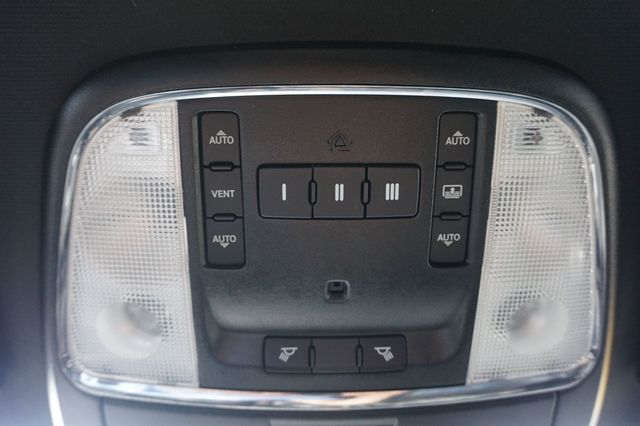 2018 Chrysler 300 300 S, PREMIUM WHEELS, PANORAMA MOON ROOF, LEATHER, BOSE SOUND - 23021788 - 40