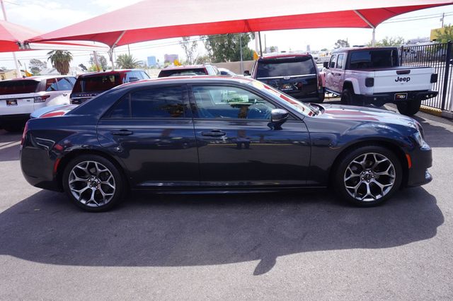 2018 Chrysler 300 300 S, PREMIUM WHEELS, PANORAMA MOON ROOF, LEATHER, BOSE SOUND - 23021788 - 4