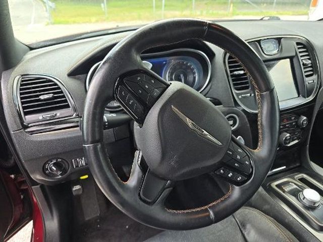 2018 Chrysler 300 300S RWD - 23059106 - 6