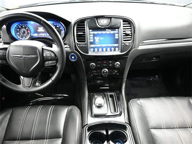 2018 Chrysler 300 300S RWD - 22936925 - 20