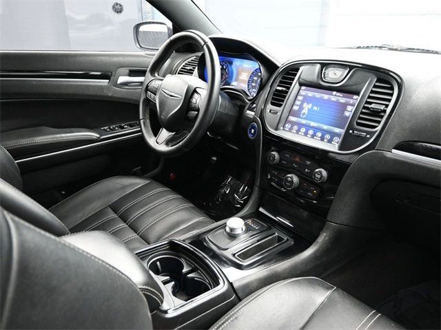 2018 Chrysler 300 300S RWD - 22936925 - 22