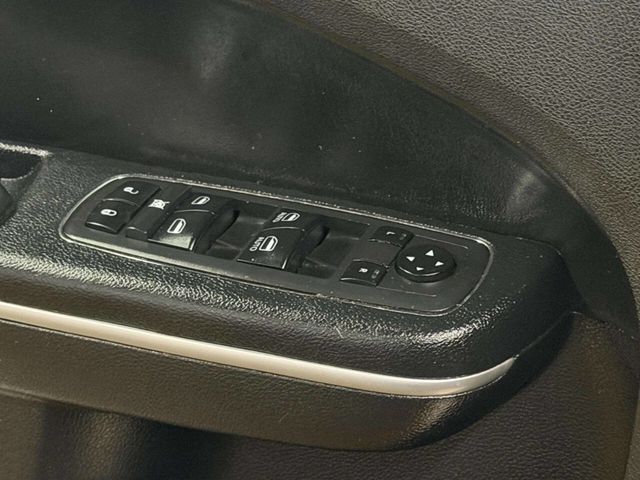 2018 Chrysler 300 Limited AWD - 22979987 - 12