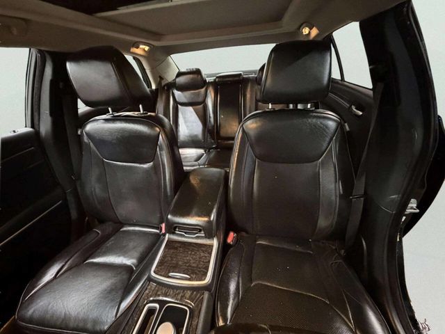 2018 Chrysler 300 Limited AWD - 22979987 - 18