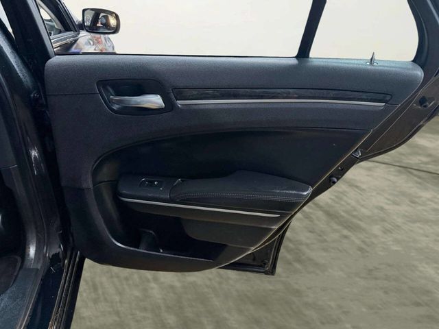 2018 Chrysler 300 Limited AWD - 22979987 - 23