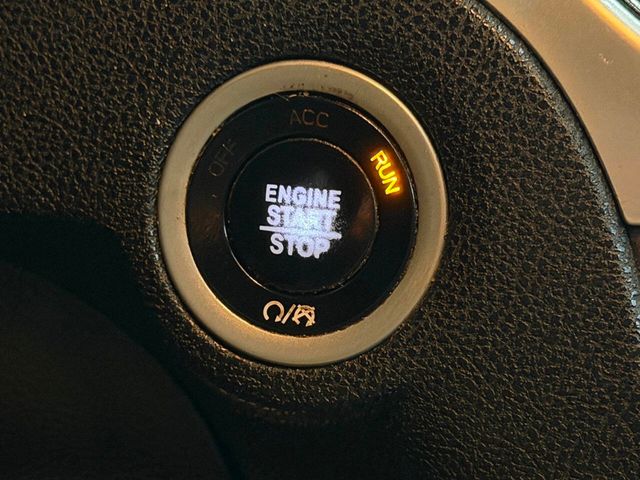 2018 Chrysler 300 Limited AWD - 22979987 - 41