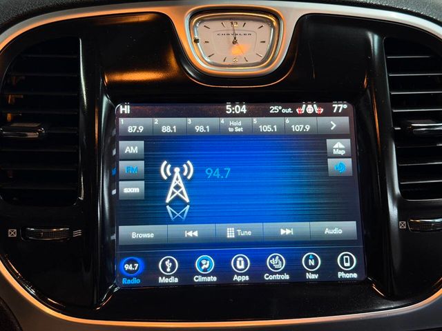 2018 Chrysler 300 Limited AWD - 22979987 - 43