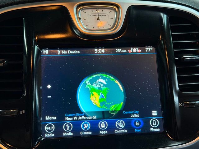 2018 Chrysler 300 Limited AWD - 22979987 - 49