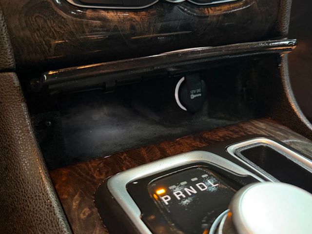 2018 Chrysler 300 Limited AWD - 22979987 - 53