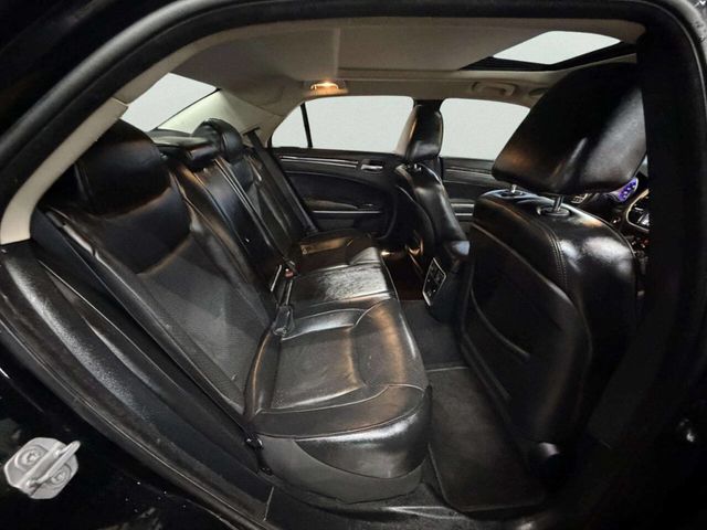 2018 Chrysler 300 Limited AWD - 23008023 - 24