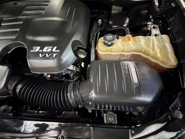 2018 Chrysler 300 Limited AWD - 23008023 - 33
