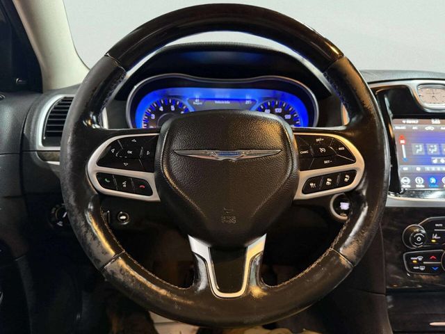 2018 Chrysler 300 Limited AWD - 23008023 - 36