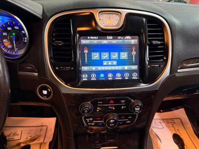 2018 Chrysler 300 Limited AWD - 23008023 - 40