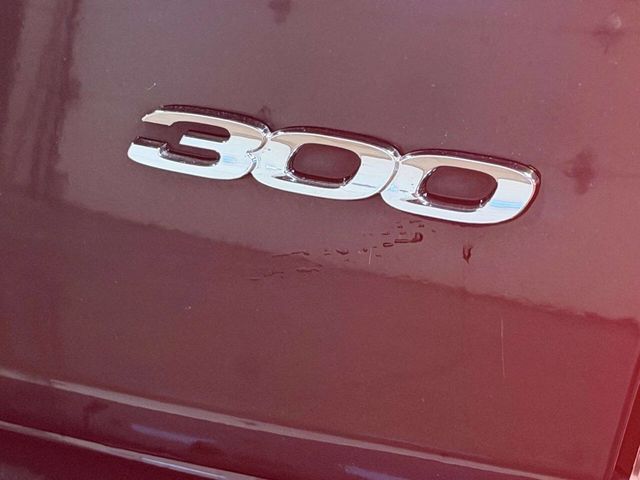 2018 Chrysler 300 Limited AWD - 23008023 - 5