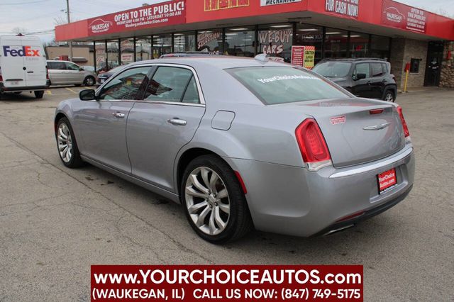 2018 Chrysler 300 Limited RWD - 22690235 - 6