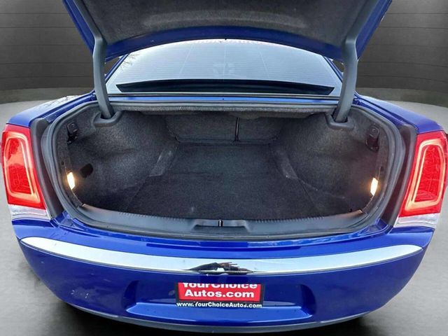 2018 Chrysler 300 Limited RWD - 22945884 - 9