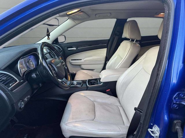 2018 Chrysler 300 Limited RWD - 22945884 - 13