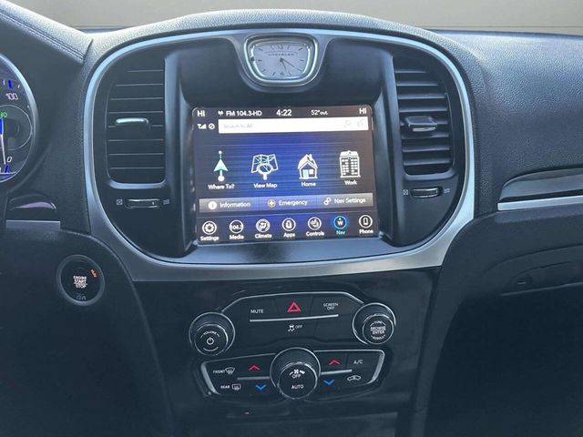 2018 Chrysler 300 Limited RWD - 22945884 - 27