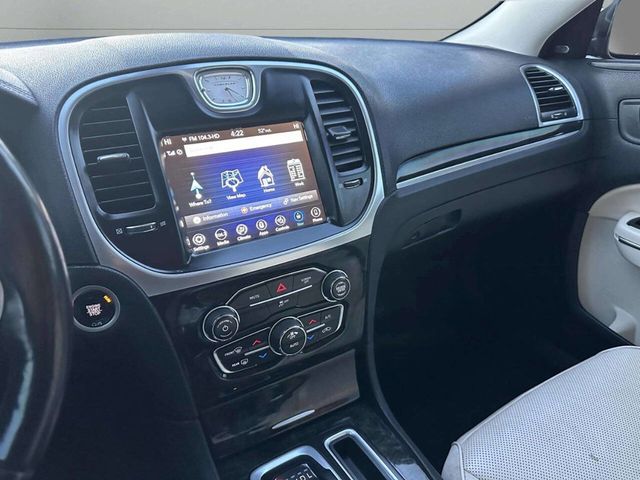 2018 Chrysler 300 Limited RWD - 22945884 - 28