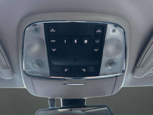 2018 Chrysler 300 Limited RWD - 22945884 - 32