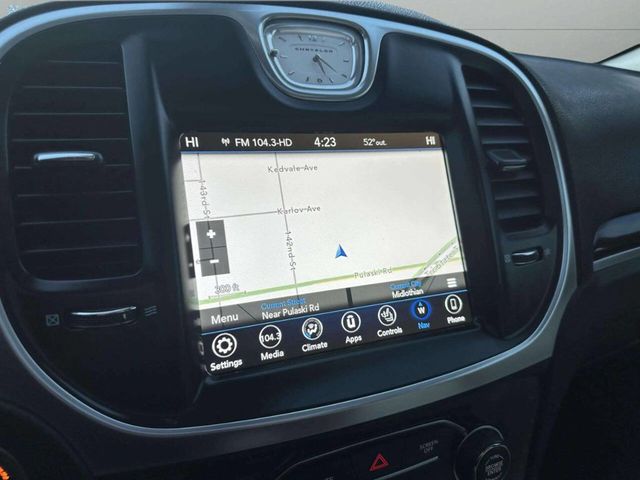 2018 Chrysler 300 Limited RWD - 22945884 - 33