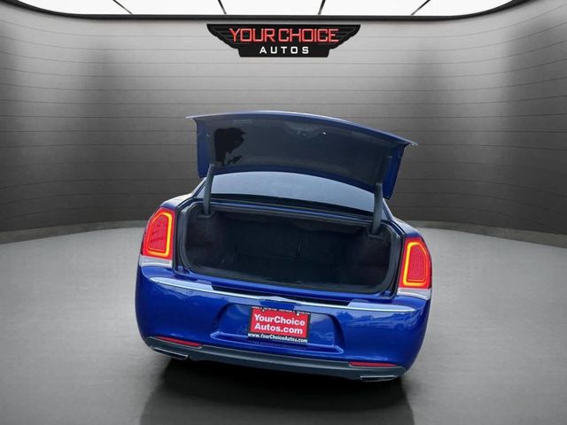 2018 Chrysler 300 Limited RWD - 22945884 - 8