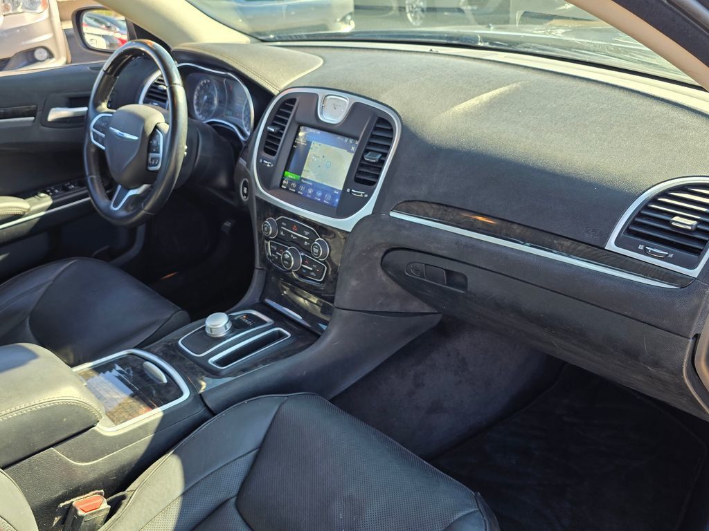 2018 Chrysler 300 Limited RWD - 23002564 - 3