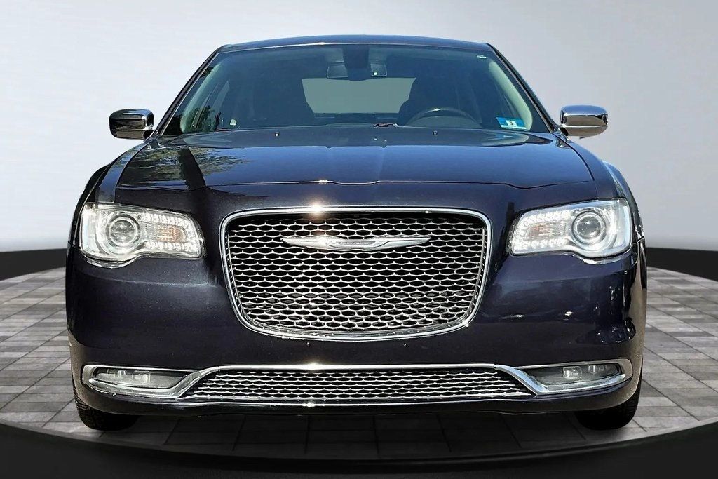 2018 Chrysler 300 Limited photo 2