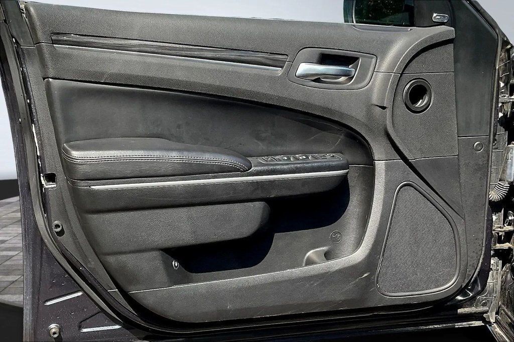 2018 Chrysler 300 Limited photo 4