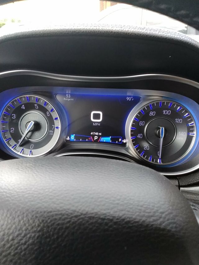 2018 Chrysler 300 LOW LOW MILES - 23072653 - 11