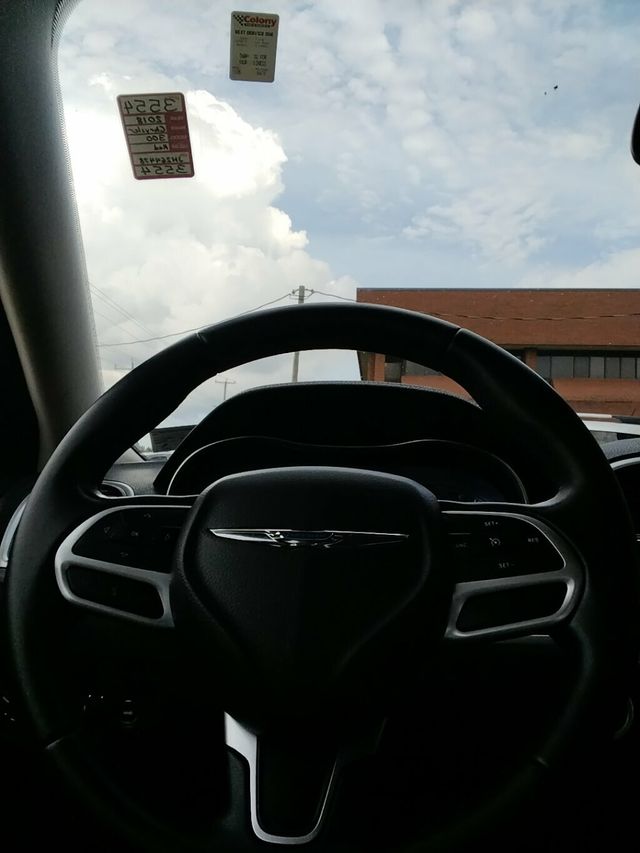 2018 Chrysler 300 LOW LOW MILES - 23072653 - 12