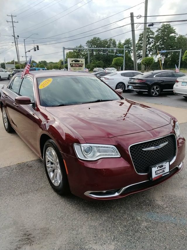 2018 Chrysler 300 LOW LOW MILES - 23072653 - 4