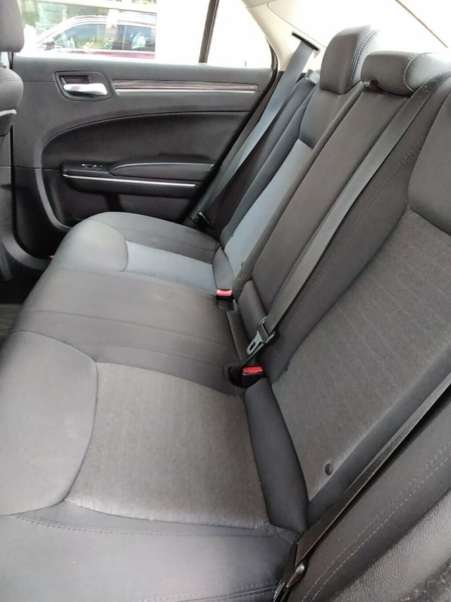 2018 Chrysler 300 LOW LOW MILES - 23072653 - 8