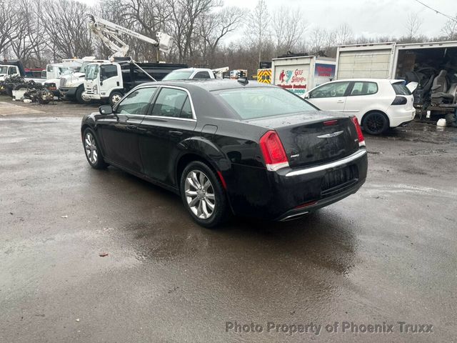 2018 Chrysler 300 TOURING - 22996832 - 3