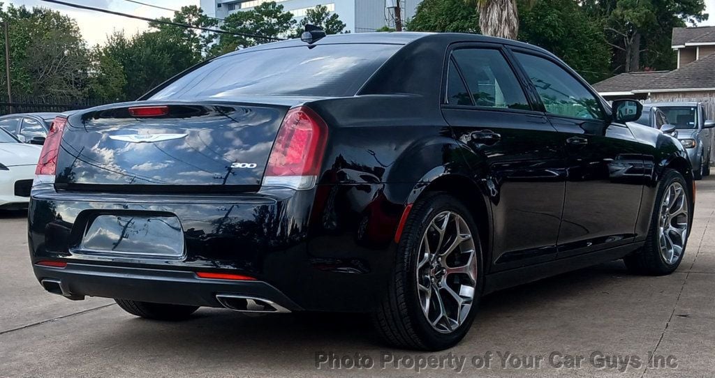 2018 Chrysler 300 Touring L RWD - 22607293 - 9