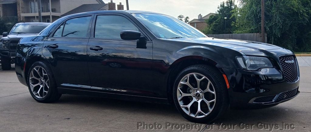 2018 Chrysler 300 Touring L RWD - 22607293 - 5