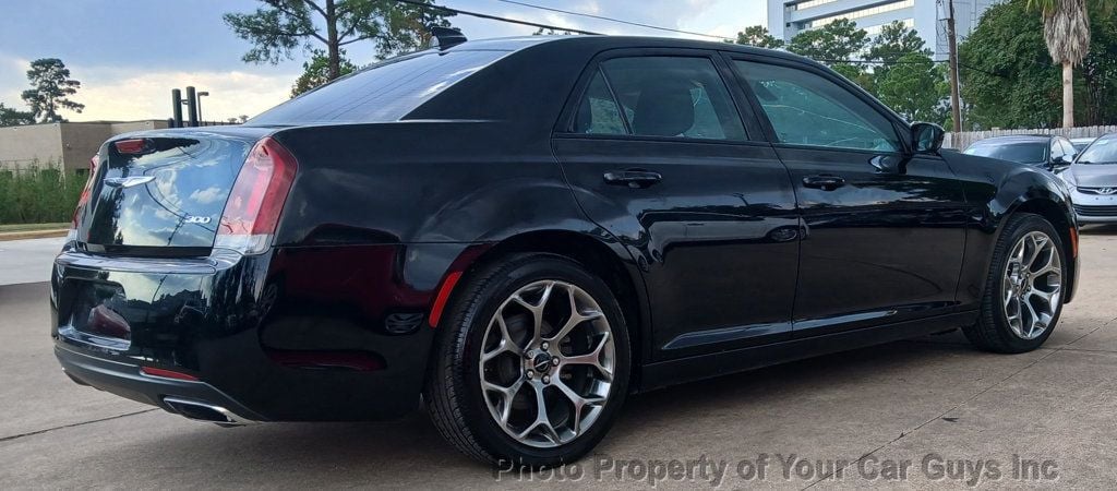 2018 Chrysler 300 Touring L RWD - 22607293 - 8