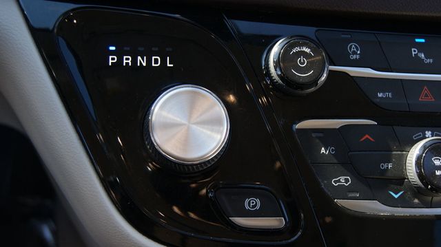 2018 Chrysler Pacifica 3 MONTH WARRAN1 OWNER,JUST SERVICED , VERY CLEAN INSIDE AND OUT  - 22984970 - 11