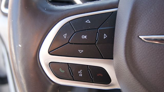 2018 Chrysler Pacifica 3 MONTH WARRAN1 OWNER,JUST SERVICED , VERY CLEAN INSIDE AND OUT  - 22984970 - 28