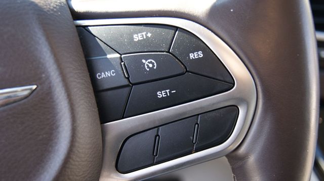 2018 Chrysler Pacifica 3 MONTH WARRAN1 OWNER,JUST SERVICED , VERY CLEAN INSIDE AND OUT  - 22984970 - 29