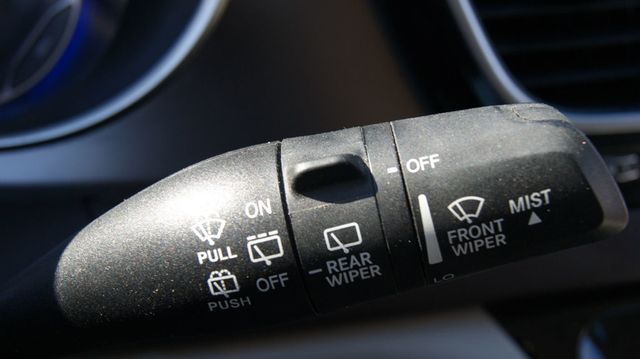 2018 Chrysler Pacifica 3 MONTH WARRAN1 OWNER,JUST SERVICED , VERY CLEAN INSIDE AND OUT  - 22984970 - 31