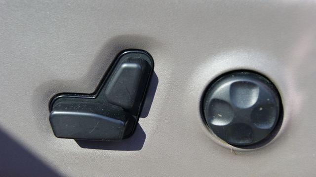 2018 Chrysler Pacifica 3 MONTH WARRAN1 OWNER,JUST SERVICED , VERY CLEAN INSIDE AND OUT  - 22984970 - 36