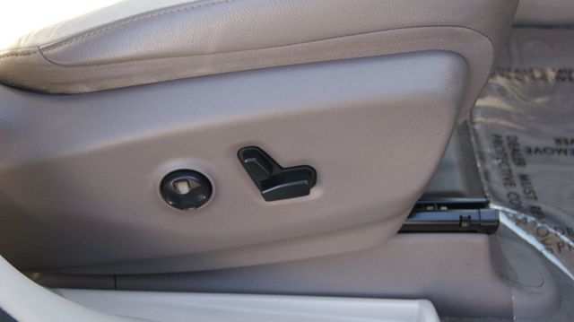 2018 Chrysler Pacifica 3 MONTH WARRAN1 OWNER,JUST SERVICED , VERY CLEAN INSIDE AND OUT  - 22984970 - 52