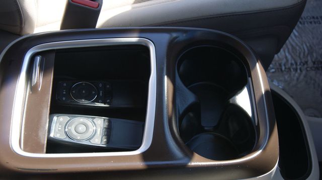 2018 Chrysler Pacifica 3 MONTH WARRAN1 OWNER,JUST SERVICED , VERY CLEAN INSIDE AND OUT  - 22984970 - 56