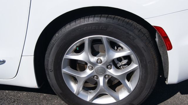 2018 Chrysler Pacifica 3 MONTH WARRAN1 OWNER,JUST SERVICED , VERY CLEAN INSIDE AND OUT  - 22984970 - 63