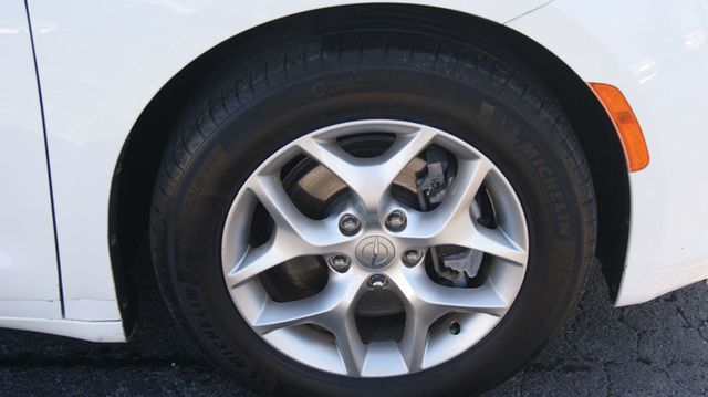 2018 Chrysler Pacifica 3 MONTH WARRAN1 OWNER,JUST SERVICED , VERY CLEAN INSIDE AND OUT  - 22984970 - 65