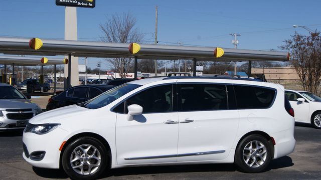 2018 Chrysler Pacifica 3 MONTH WARRAN1 OWNER,JUST SERVICED , VERY CLEAN INSIDE AND OUT  - 22984970 - 7