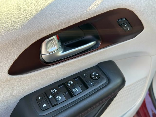 2018 Chrysler Pacifica 4 NEW TIRES! DETAILED READY TO GO!  - 22961928 - 9